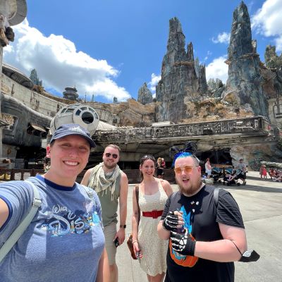 Bright suns from Batuu